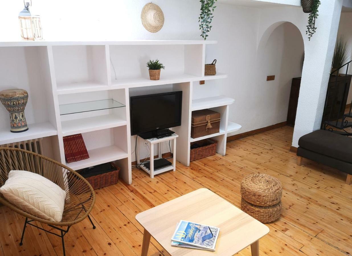 Apartamento Atocha 68 Apartment Madrid Luaran gambar